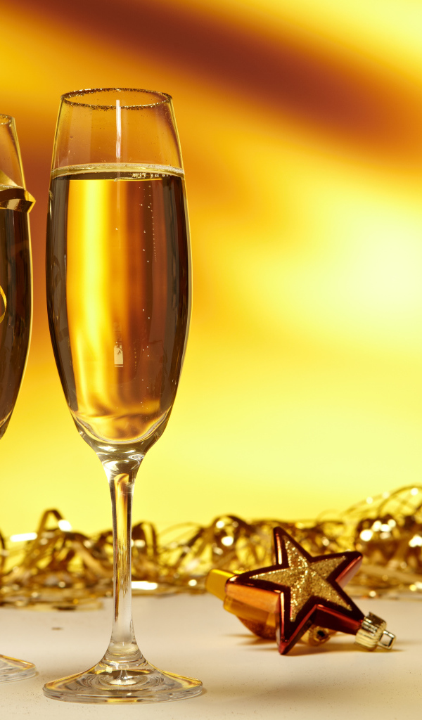 Бокалы с шампанским
