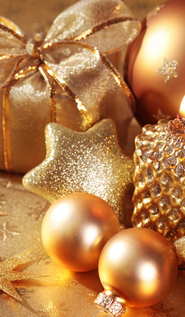 Золотые елочные шары