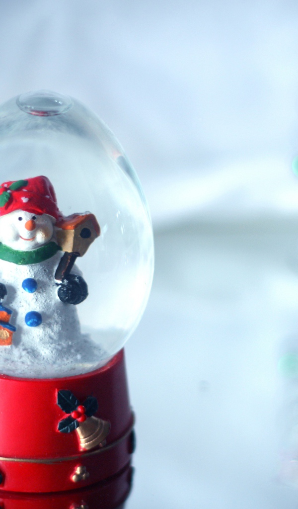 Снеговик в стеклянном шаре