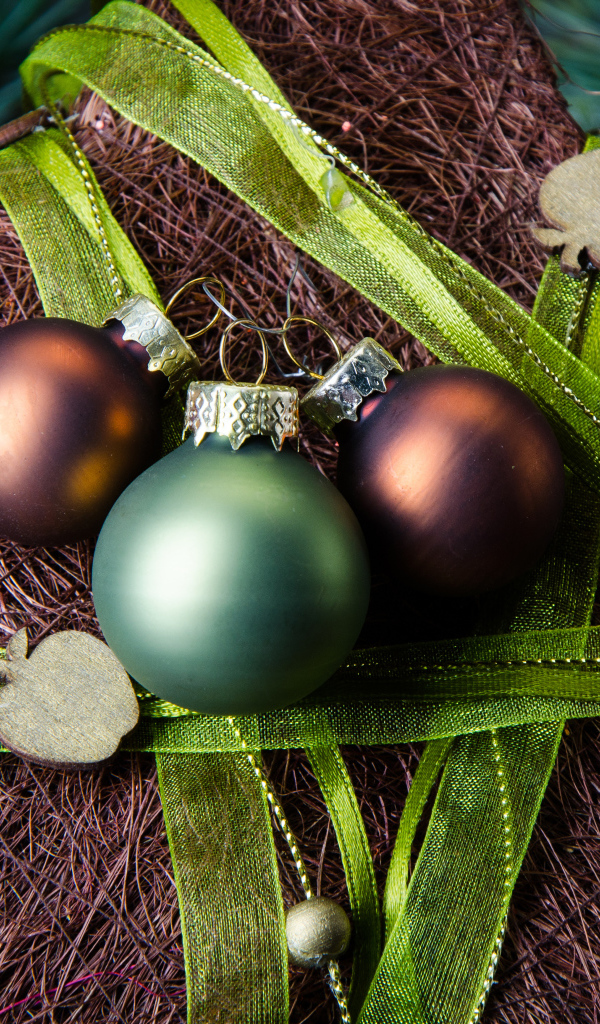 Звезда и шары для елки