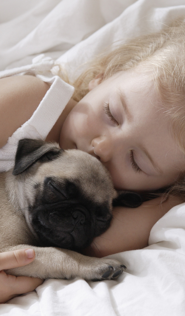 Девочка и собачка