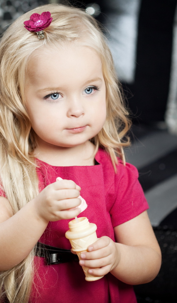 Милая девочка