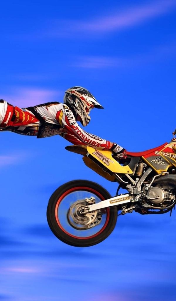 Мотоциклист в полете