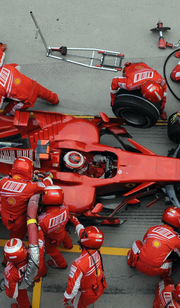 Формула один смена колес и заправка