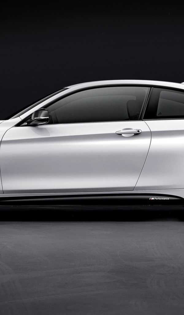 Удивительная BMW M4 со стороны