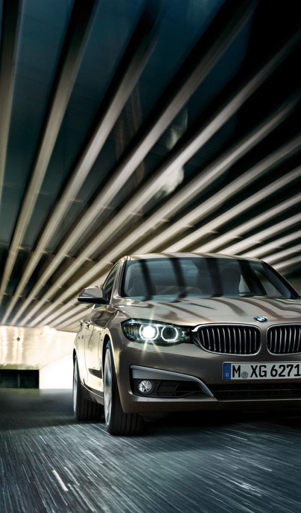 BMW X4 кроссовер высокая скорость