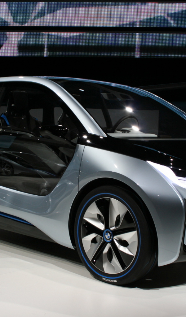 BMW i3 в автосалоне