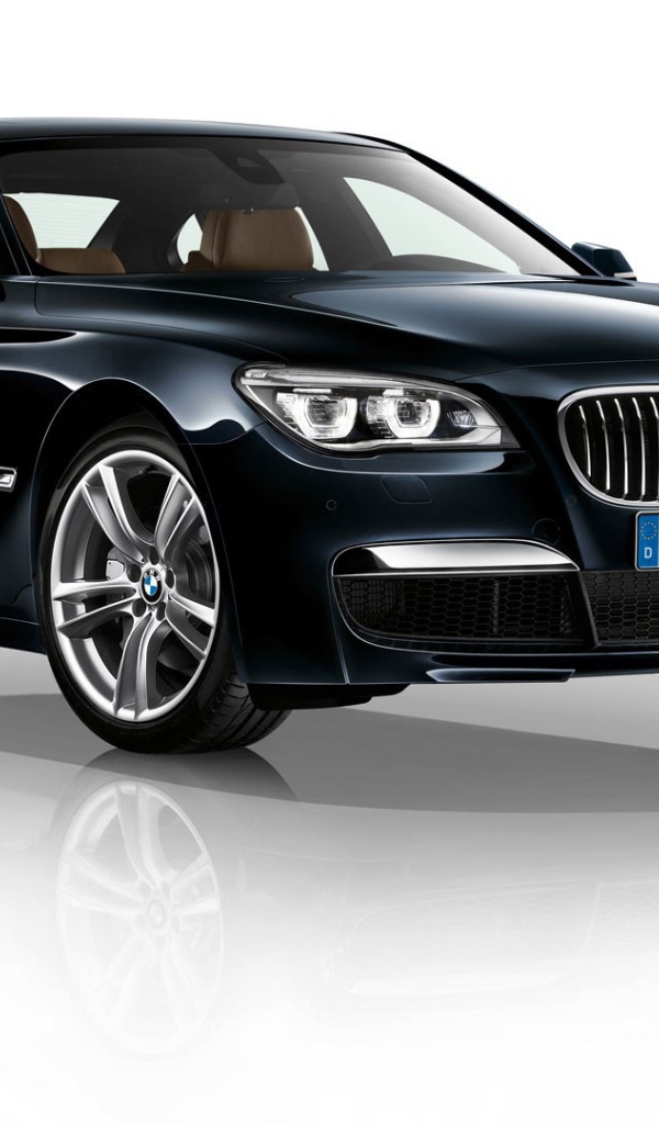 Черный BMW бизнес класса