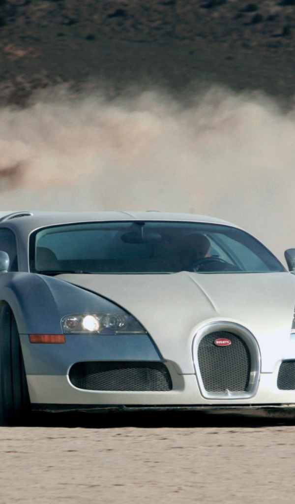 Бугатти на пыльной дороге