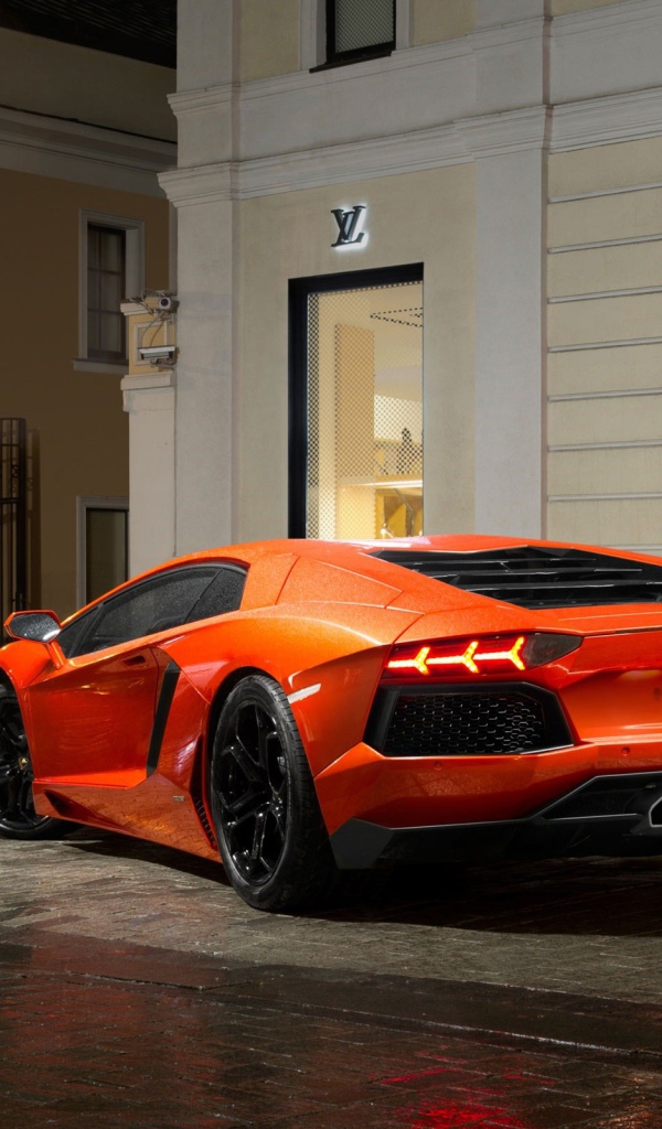 Lamborghini Aventador у бутика