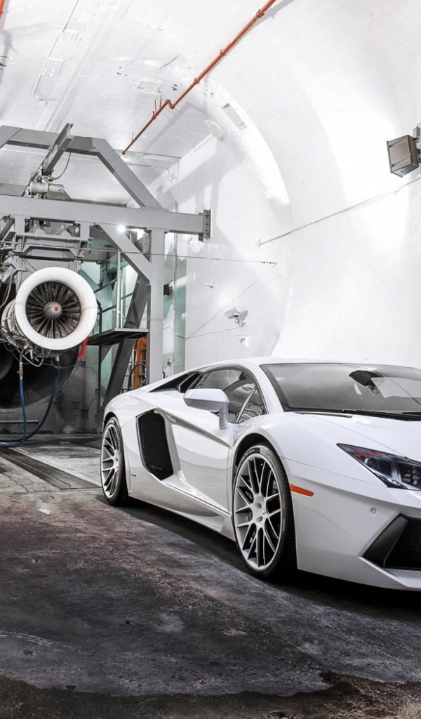 Lamborghini Aventador спортивный автомобиль