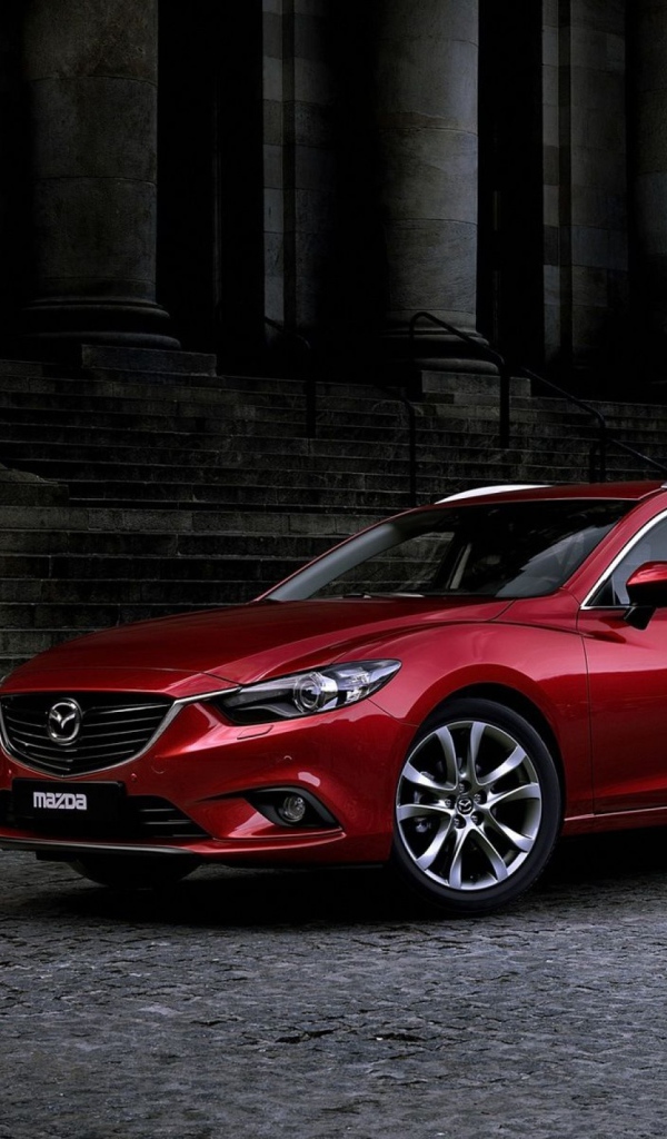 Красная Мазда 6