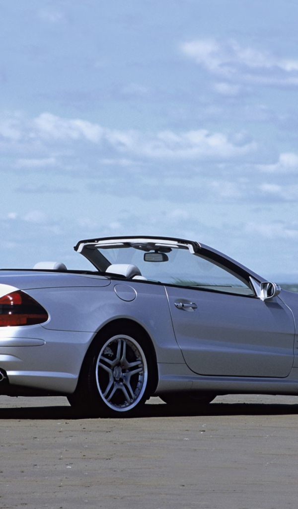 Мерседес бенц на пляже