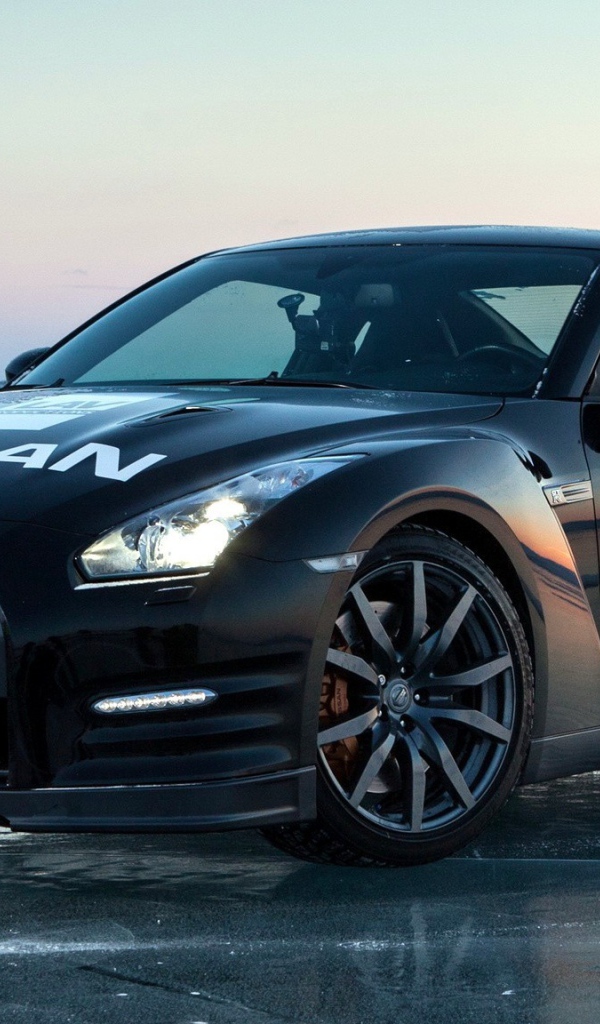 Ниссан на льду