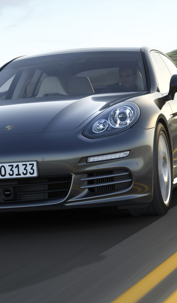 Porsche Panamera Turbo S 2014 на шоссе