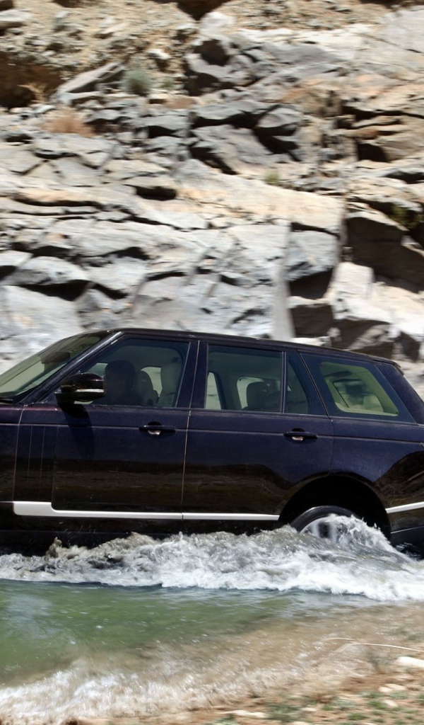 Randge Rover в воде