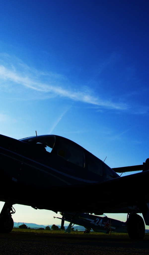 Старый самолет