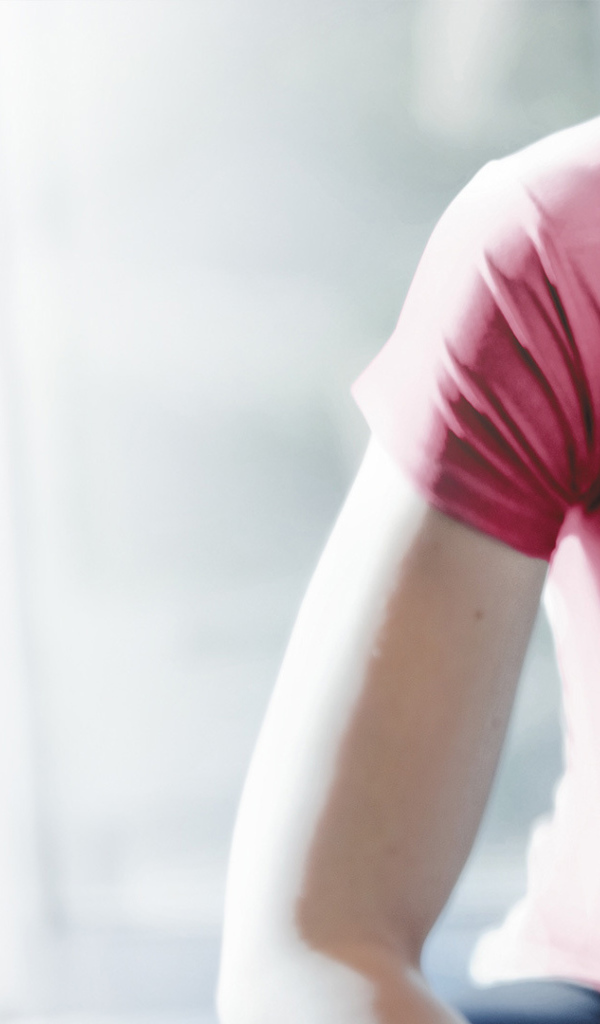 Девочка в розовой рубашке Under Armour