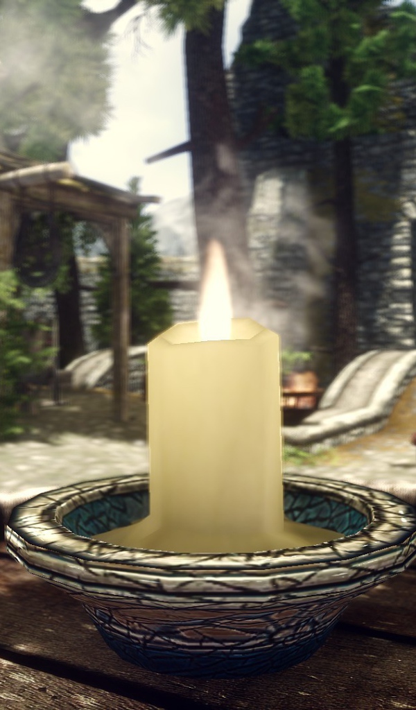 Горящая свеча на бочке