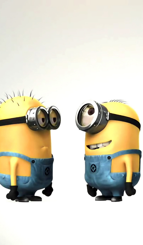 Миньоны смотрят друг на друга