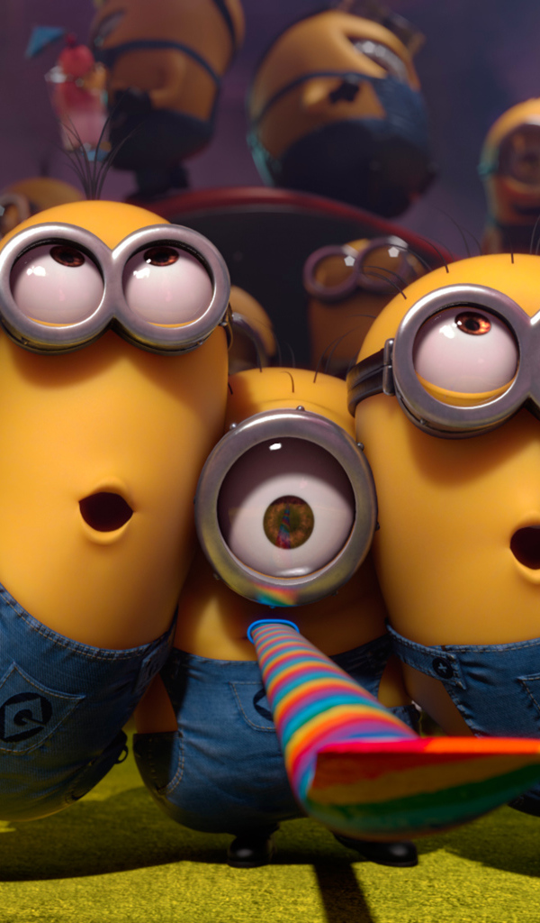 Миньоны празднует день рождения