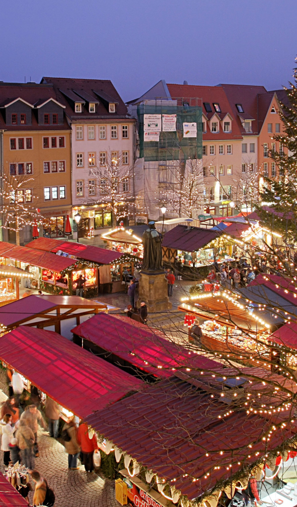 Город в огнях на рождество