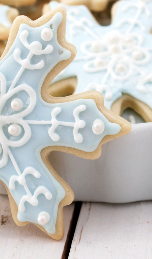 Печеньки в виде снежинок на рождество