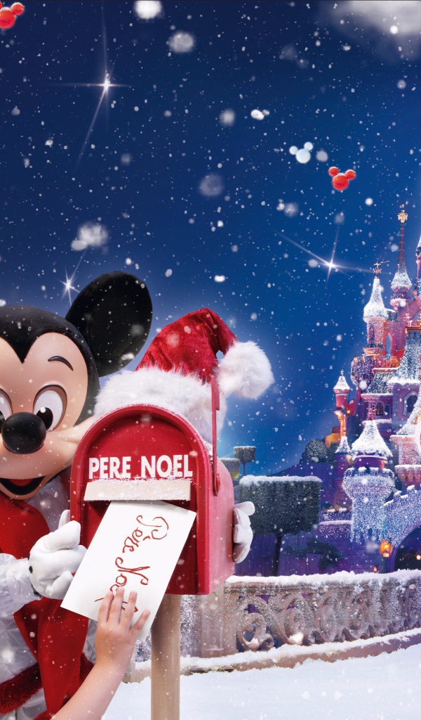 Микки Маус в диснейленде на рождество