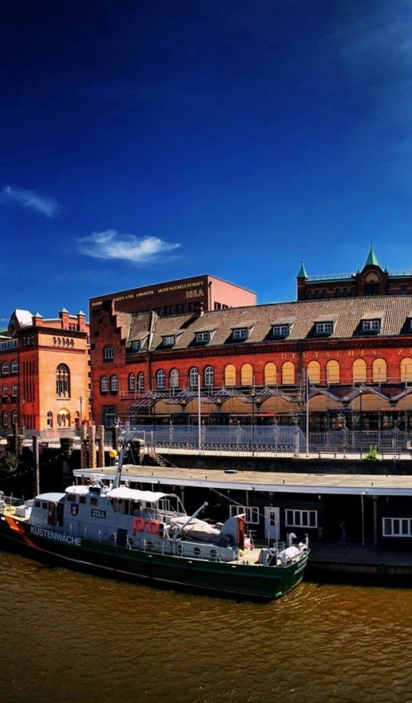  Катер у Городского причала