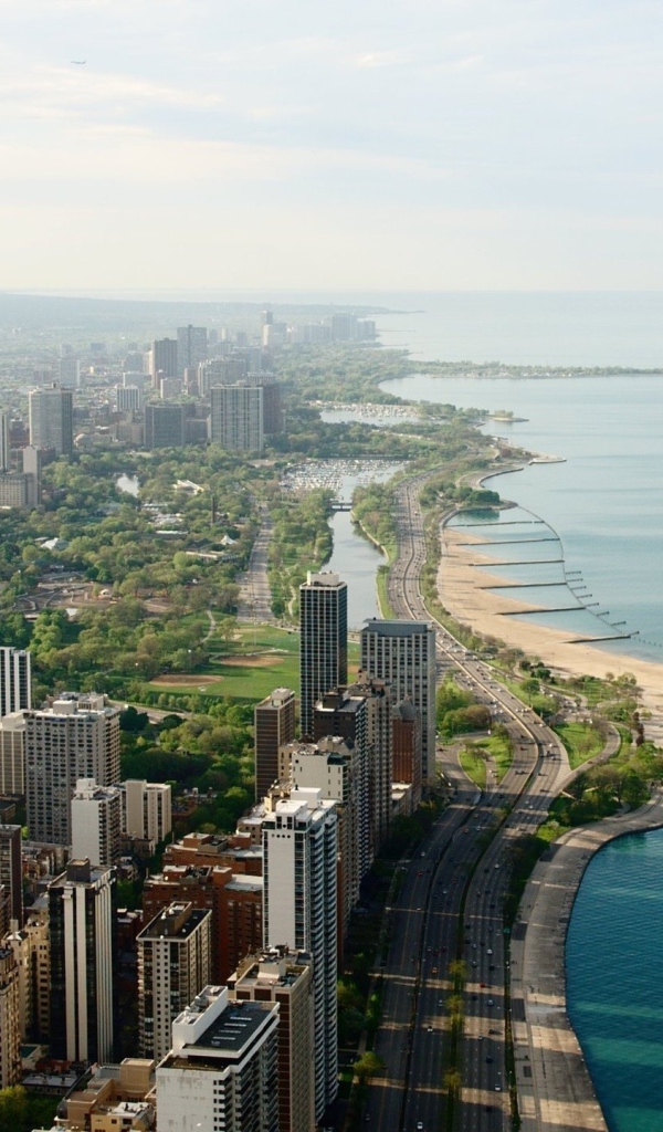 Городской пейзаж на берегу моря