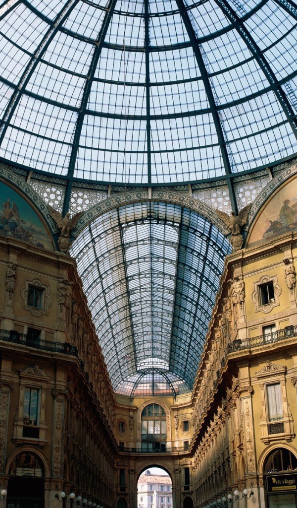 Итальянский собор под стеклянным куполом