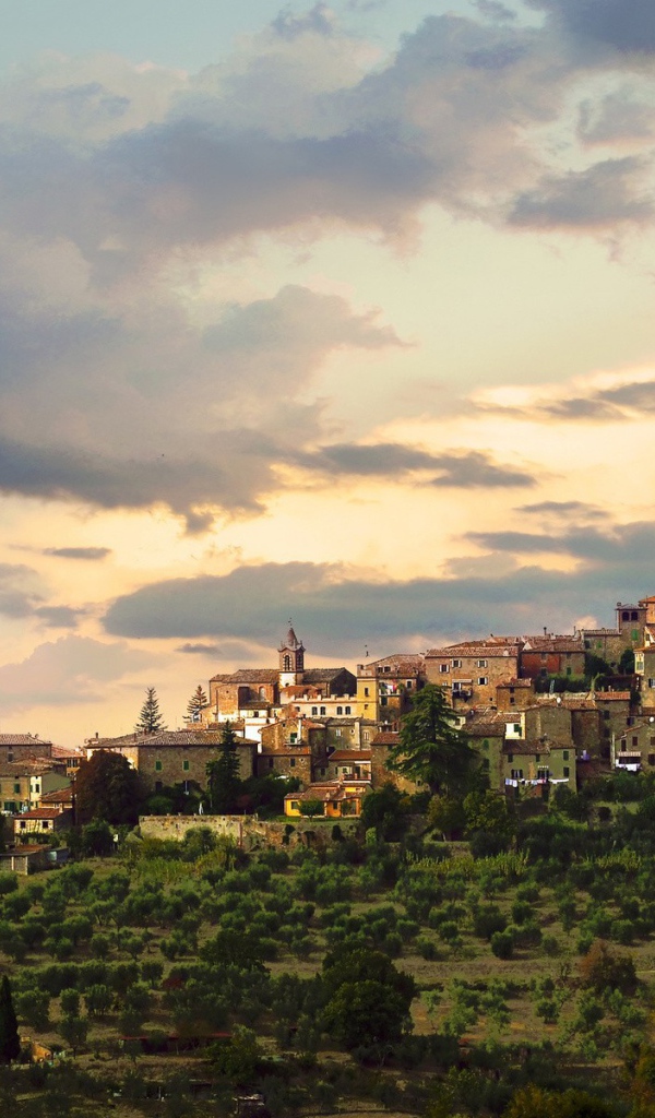 Старый город на холме