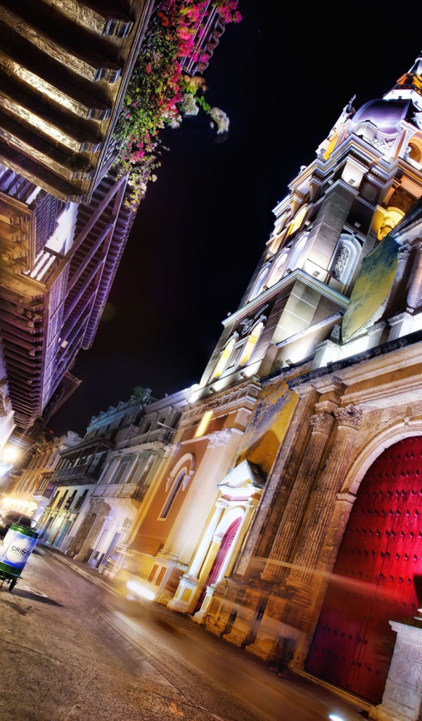 Улочка в ночном городе