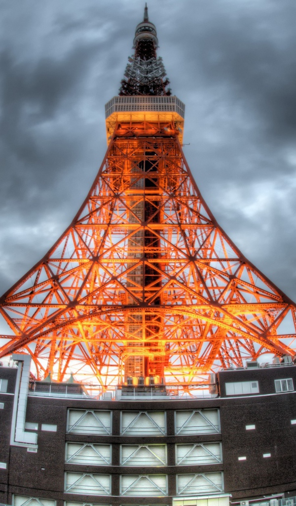 Теле башня в городе