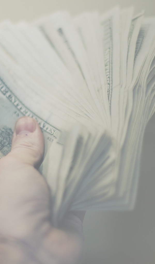 Деньги в руке