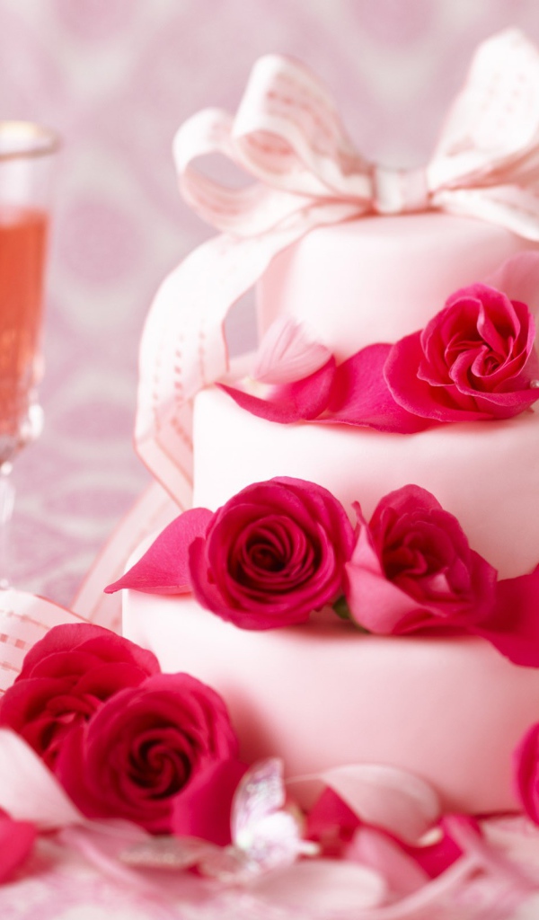 Свадебный торт с бокалами