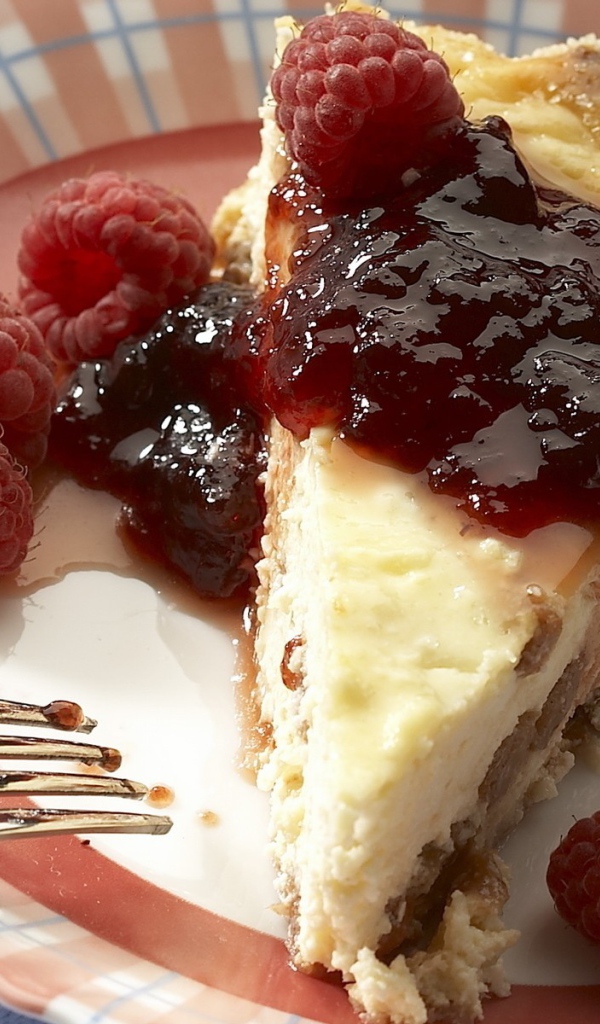 Пирог с малиной и джемом