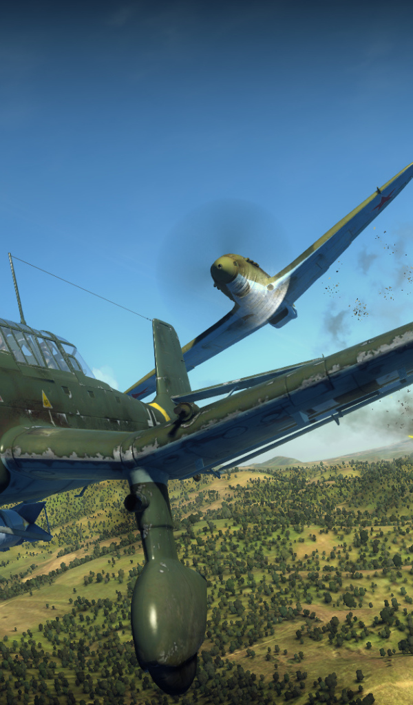 War Thunder военный самолет пытается уклоняться от пуль