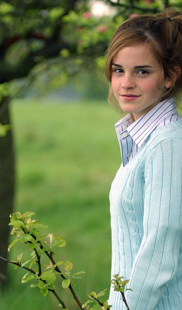 Эмма Ватсон на природе