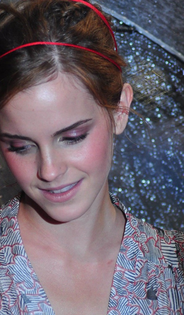 Девушка под зонтом