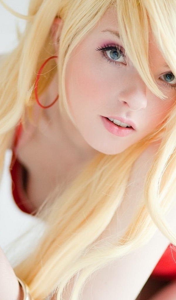 Приятная блондинка