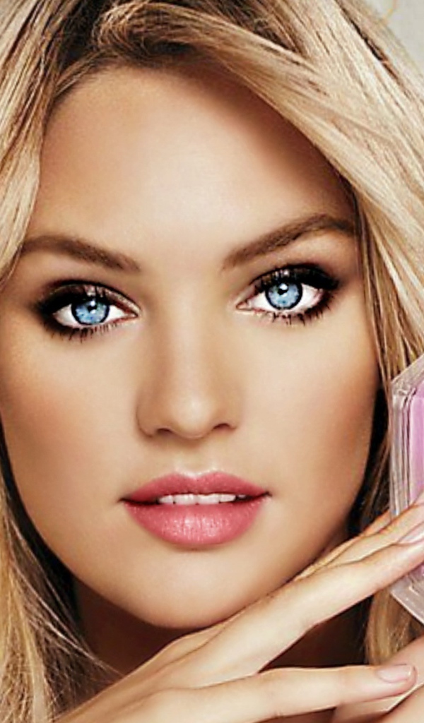 Девушка с духами