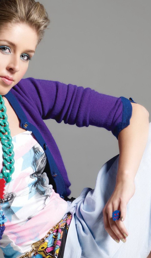 Женщина Эсми Дентерс