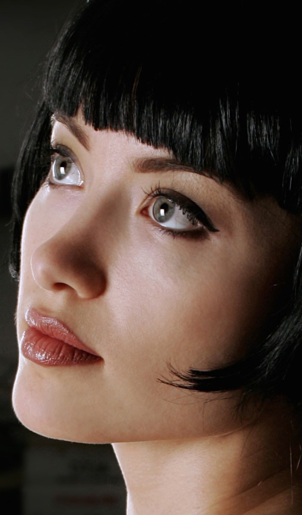 Мечтающая девушка