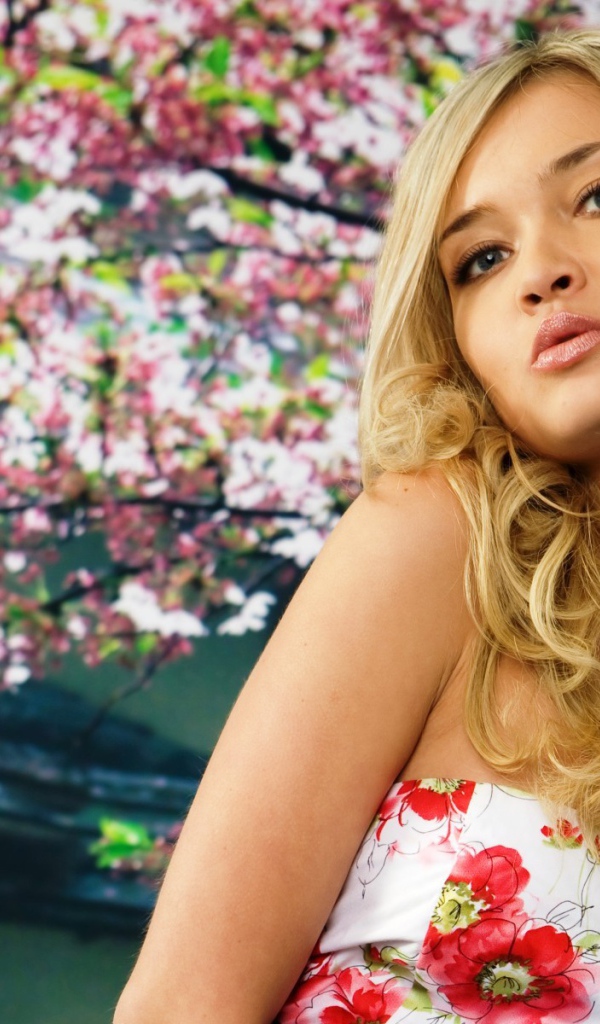 Девушка весной