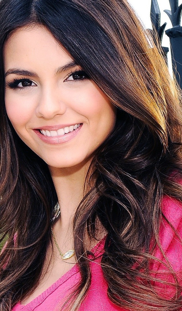 Актриса Виктория Юстиции