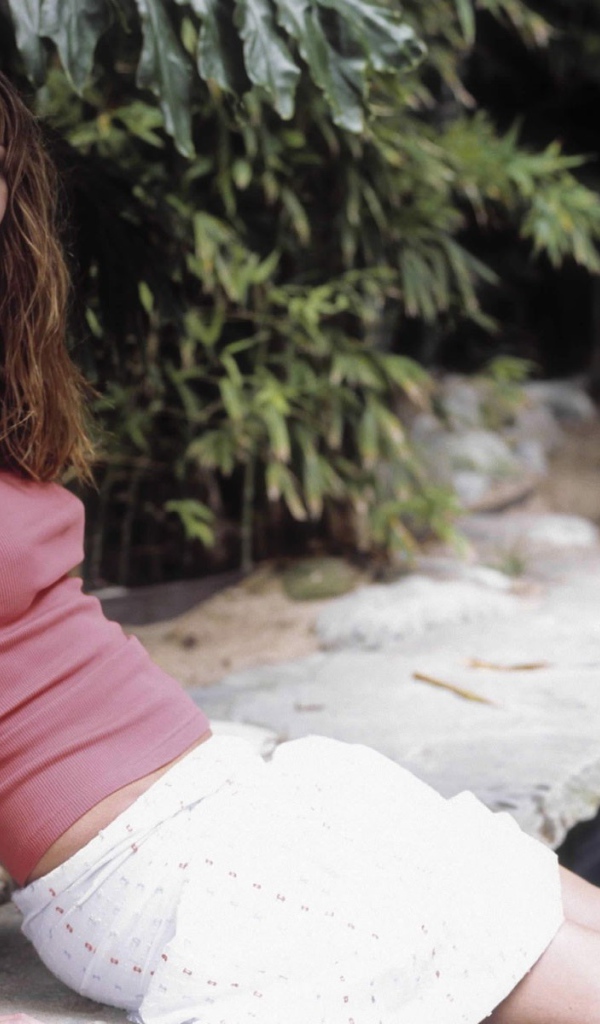 Миша Бартон модель