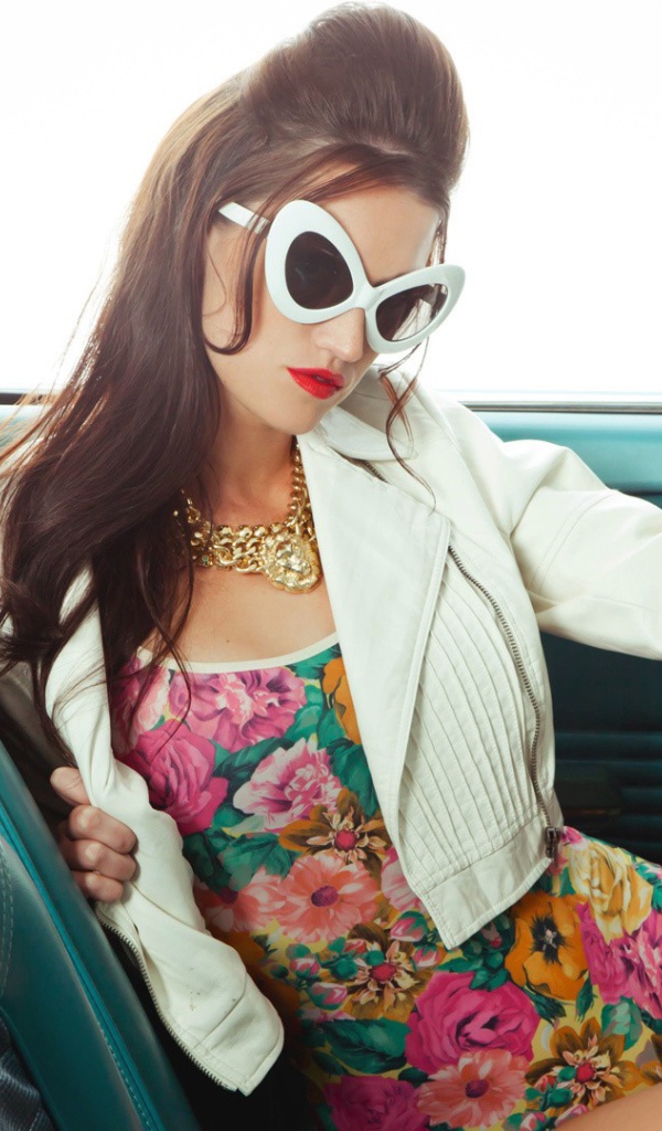 Модель в авто