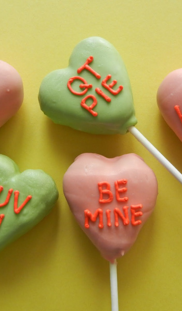 Много маленьких сердец на день рождения