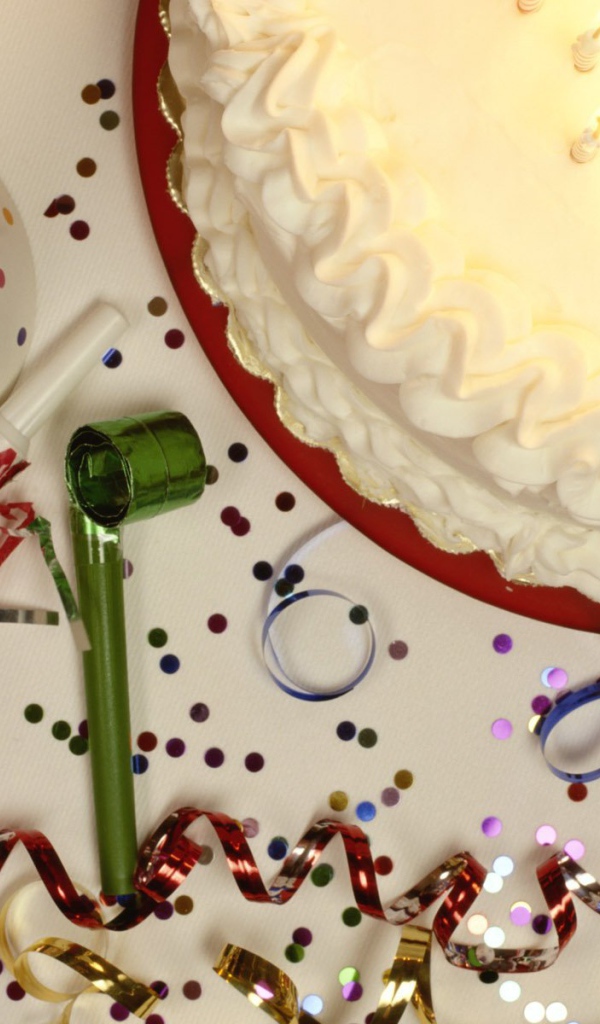 Торт и дудки на день рождения